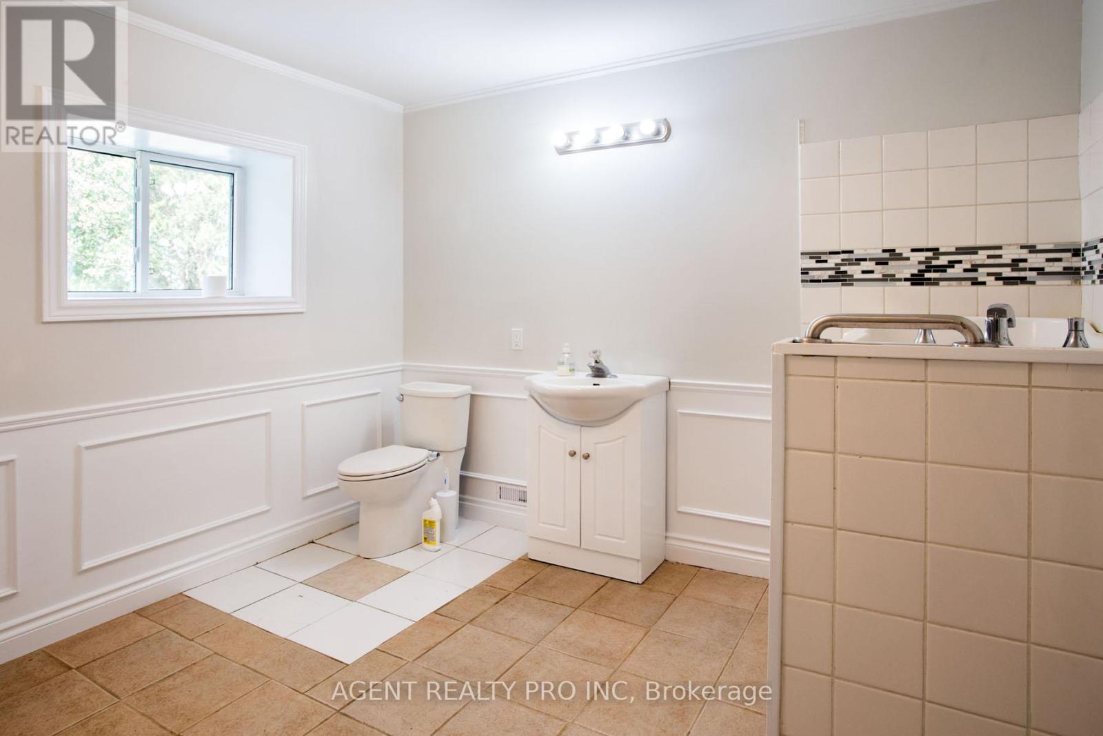 24264 Coldstream Road, Middlesex Centre, Ontario N0M 2A0 - Photo 14 - X13211504