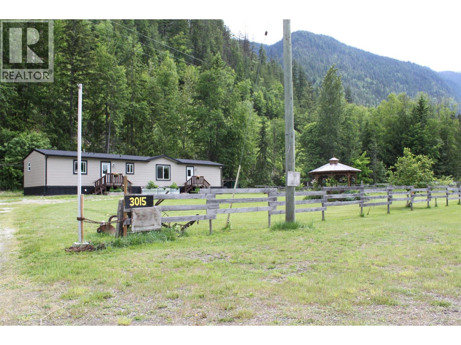 3015 6 Highway, nakusp, British Columbia