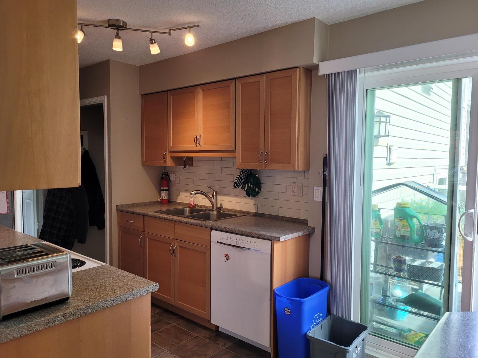 3712 Dunsmuir Way, Abbotsford, British Columbia  V2S 6J2 - Photo 8 - R3128675