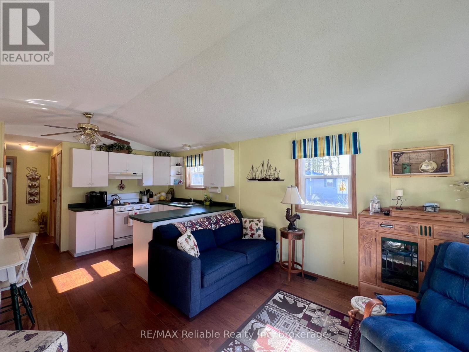 1 Club Terrace - 77307 Bluewater Highway, Bluewater, Ontario  N0M 1G0 - Photo 3 - X13211516