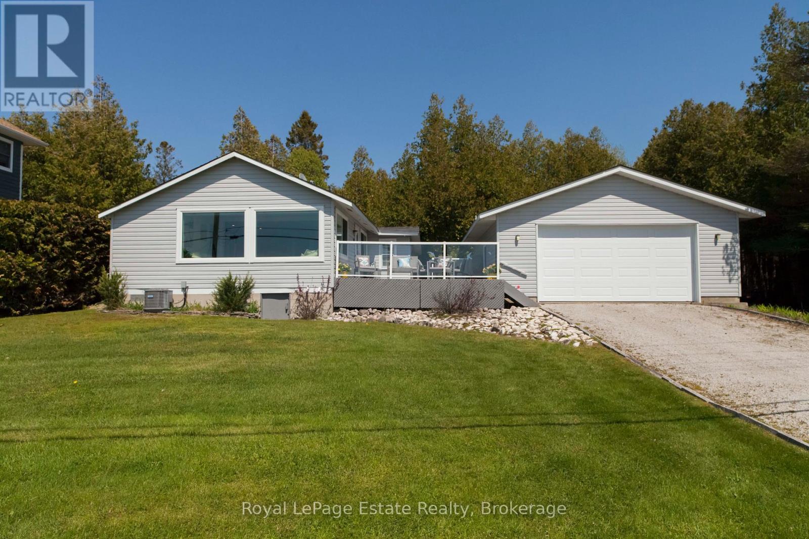 1021 Lakeshore Boulevard N, South Bruce Peninsula, Ontario  N0H 2G0 - Photo 2 - X13211524