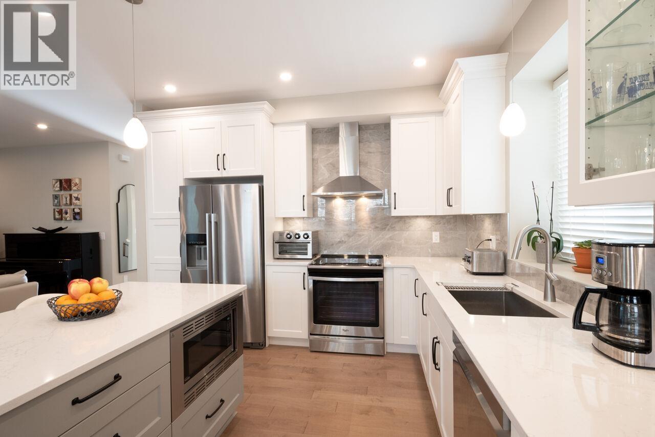164 Sycamore Drive, Port Moody, British Columbia  V3H 0C5 - Photo 11 - R3129474