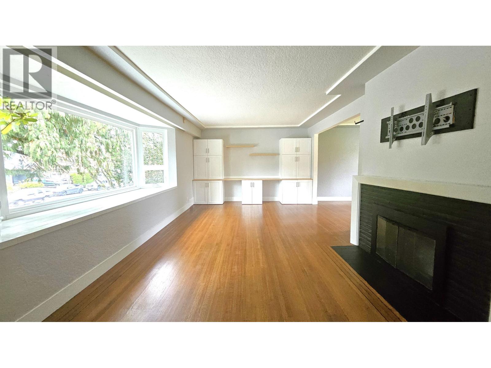 845 Smith Avenue, Coquitlam, British Columbia  V3J 2X4 - Photo 3 - R3129483