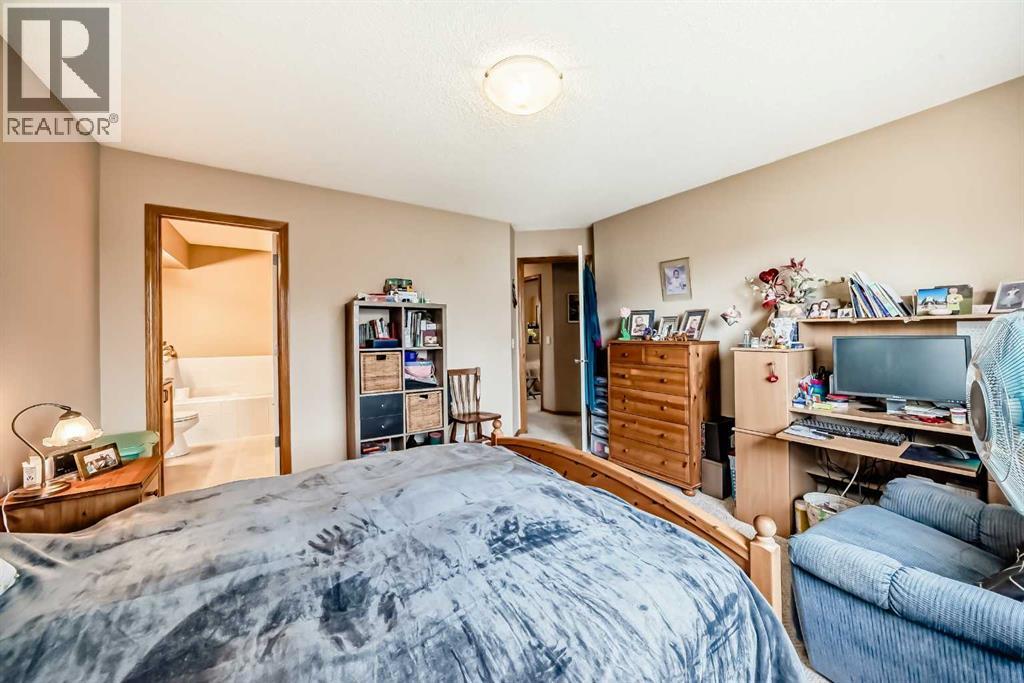 203 West Lakeview Circle, Chestermere, Alberta  T1X 1M5 - Photo 24 - A2310713