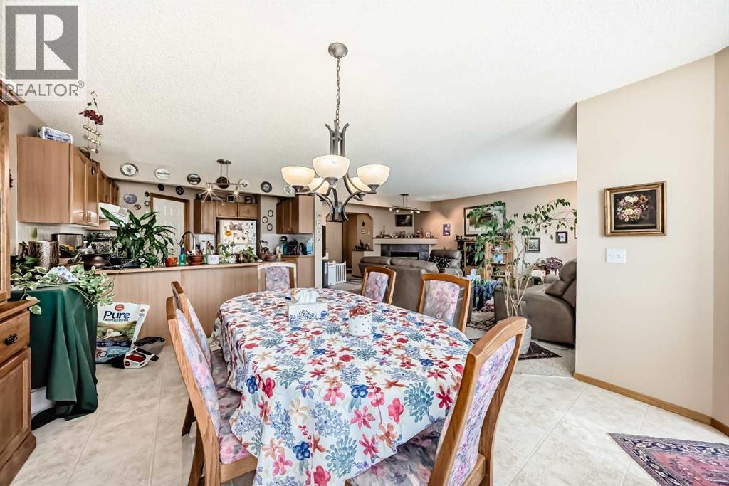 203 West Lakeview Circle, Chestermere, Alberta  T1X 1M5 - Photo 12 - A2310713
