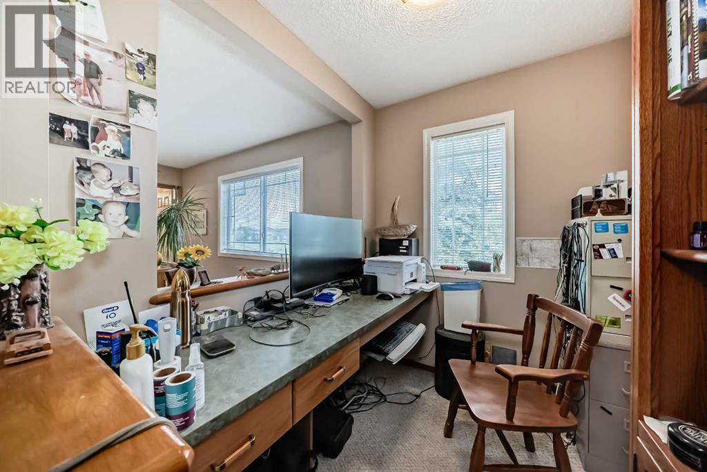 203 West Lakeview Circle, Chestermere, Alberta  T1X 1M5 - Photo 31 - A2310713