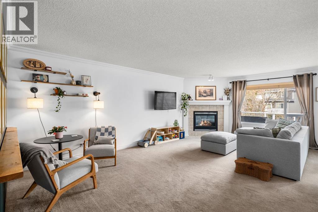 26 Somerset Crescent Sw, Calgary, Alberta T2Y 3V7 - Photo 5 - A2313017