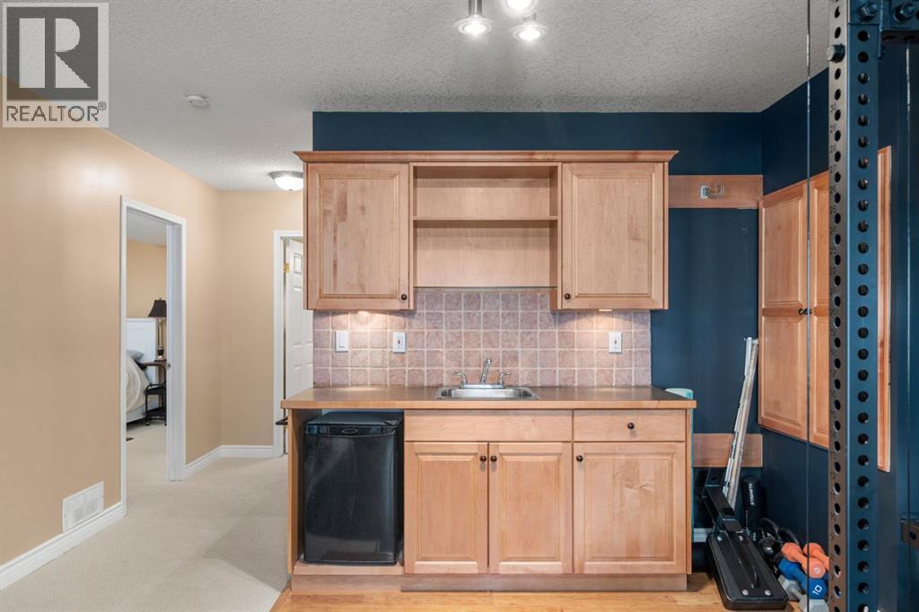 26 Somerset Crescent Sw, Calgary, Alberta T2Y 3V7 - Photo 27 - A2313017