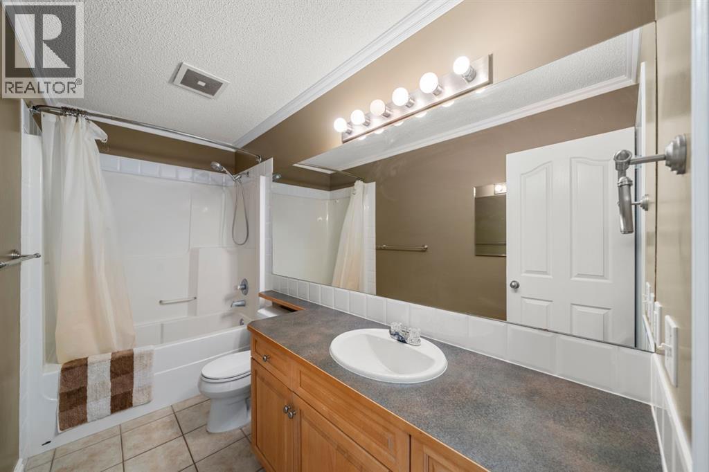 26 Somerset Crescent Sw, Calgary, Alberta T2Y 3V7 - Photo 21 - A2313017