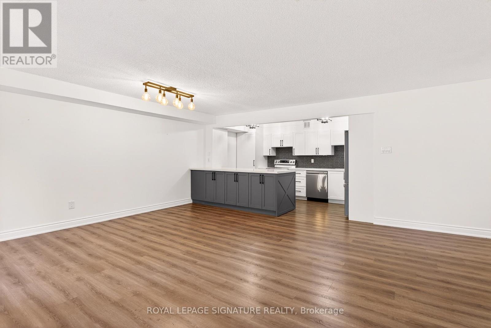 309 - 60 Inverlochy Boulevard, Markham (Royal Orchard), Ontario  L3T 4T7 - Photo 3 - N13211538