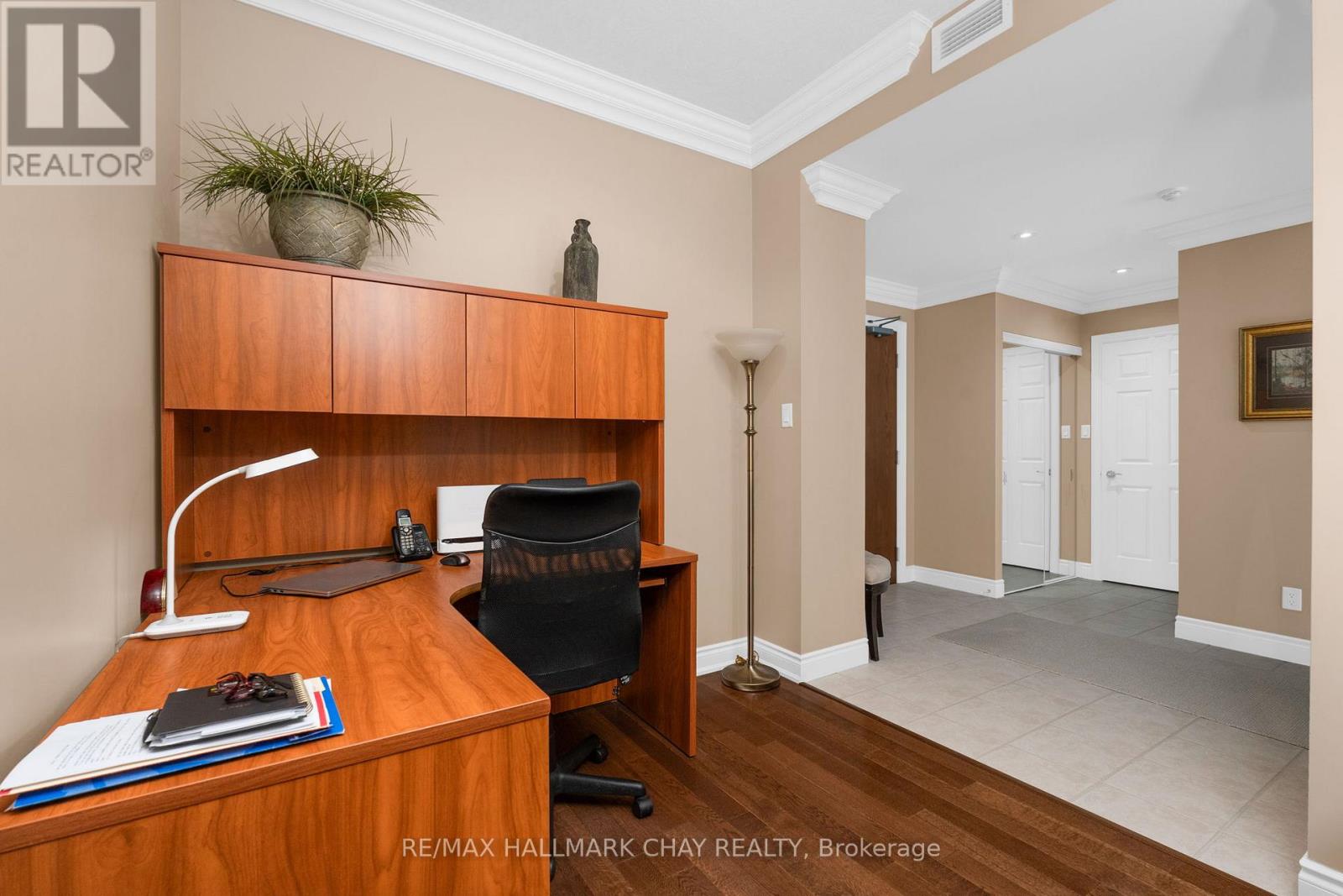 410 - 37 Ellen Street, Barrie (City Centre), Ontario  L4N 6G2 - Photo 8 - S13211472