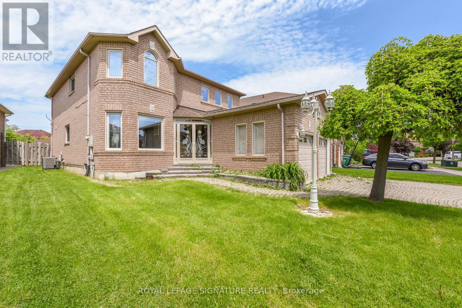 1307 Midgreen Lane, Mississauga, Ontario  L5V 2E6 - Photo 8 - W13211474