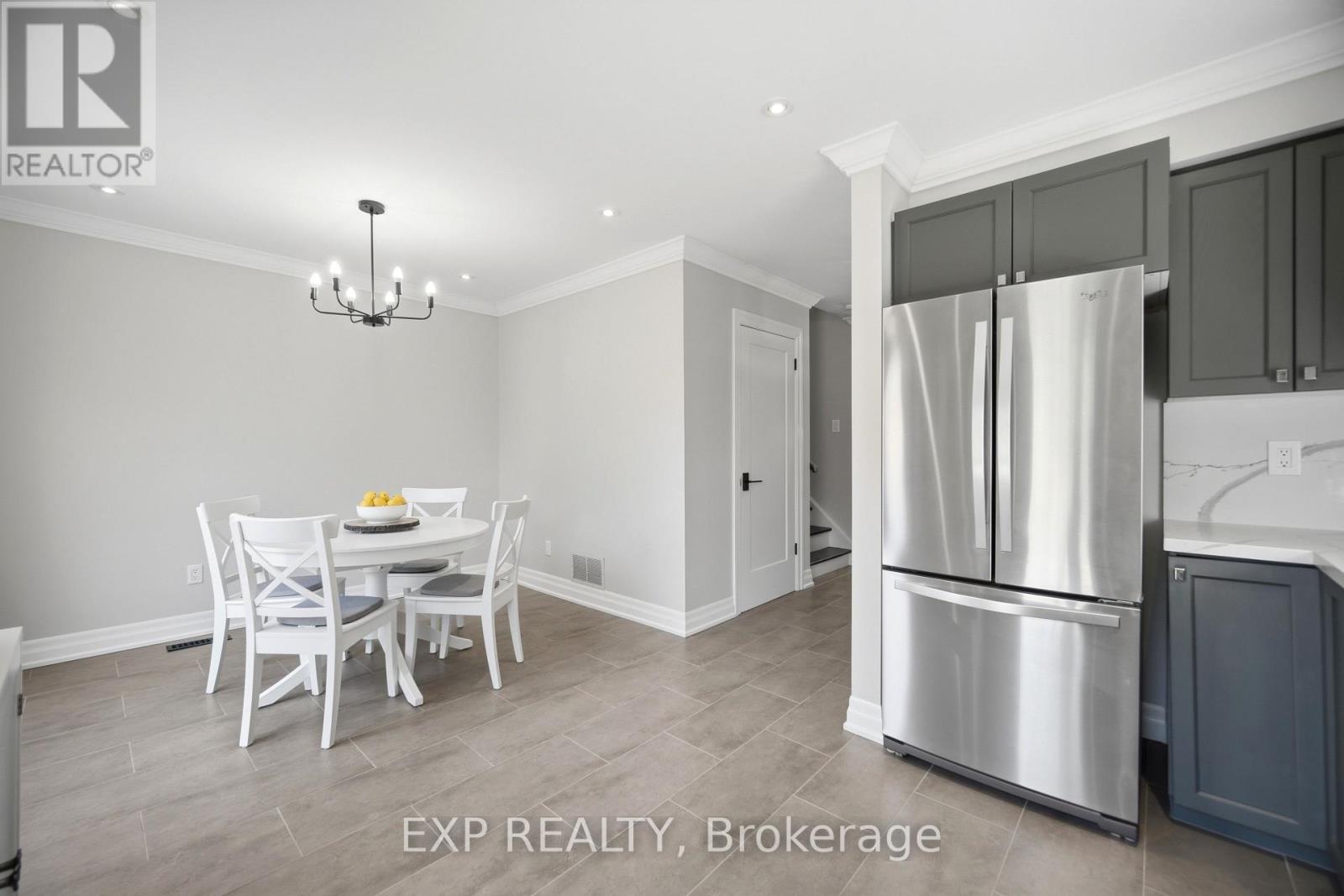 678 Green Meadow Crescent, Mississauga, Ontario  L5A 2V2 - Photo 12 - W13211502