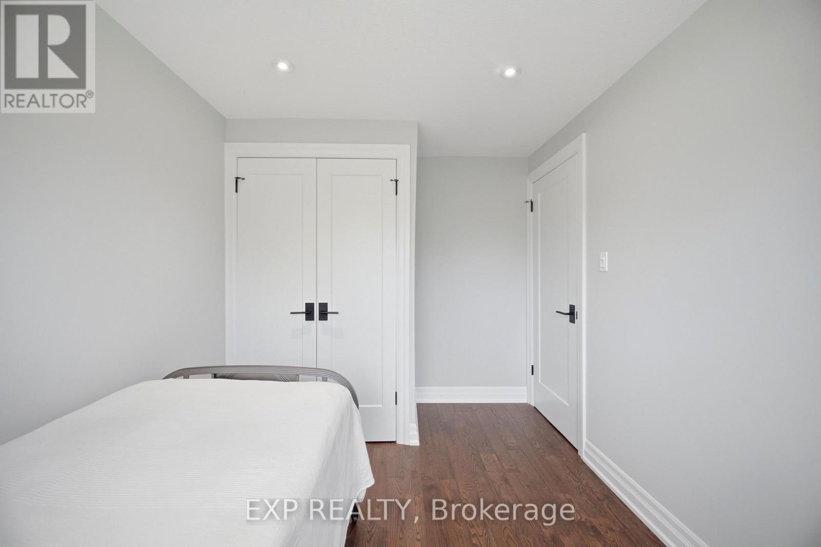 678 Green Meadow Crescent, Mississauga, Ontario  L5A 2V2 - Photo 25 - W13211502