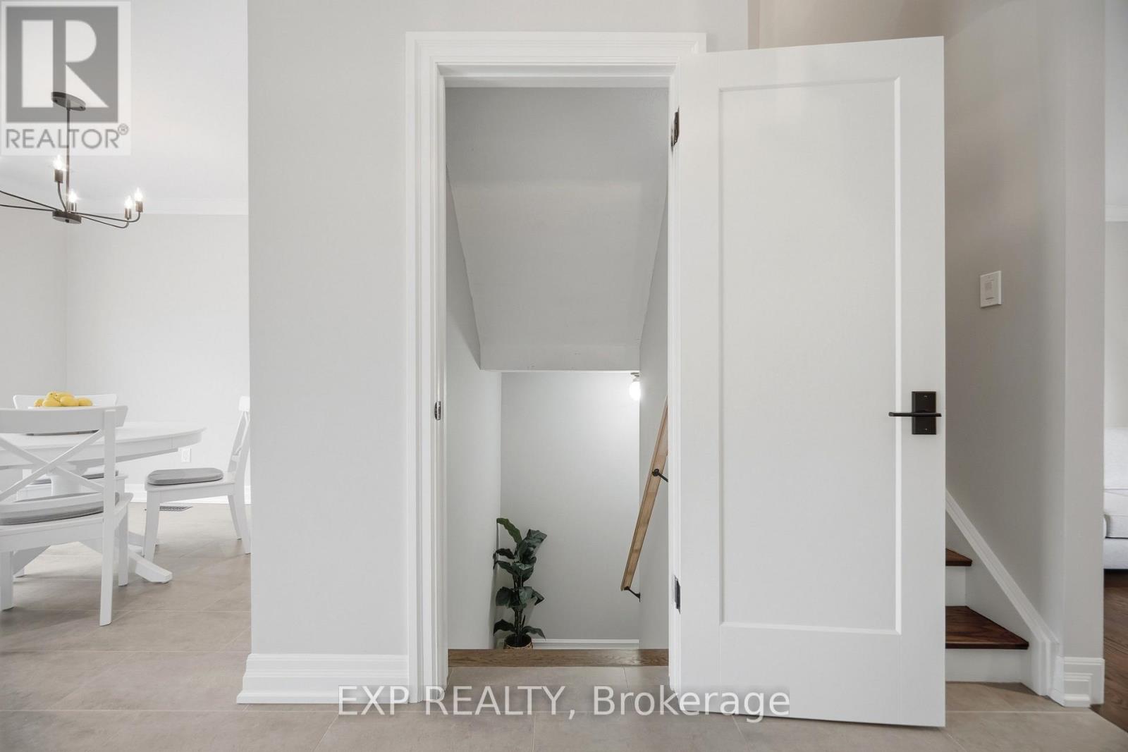 678 Green Meadow Crescent, Mississauga, Ontario  L5A 2V2 - Photo 28 - W13211502