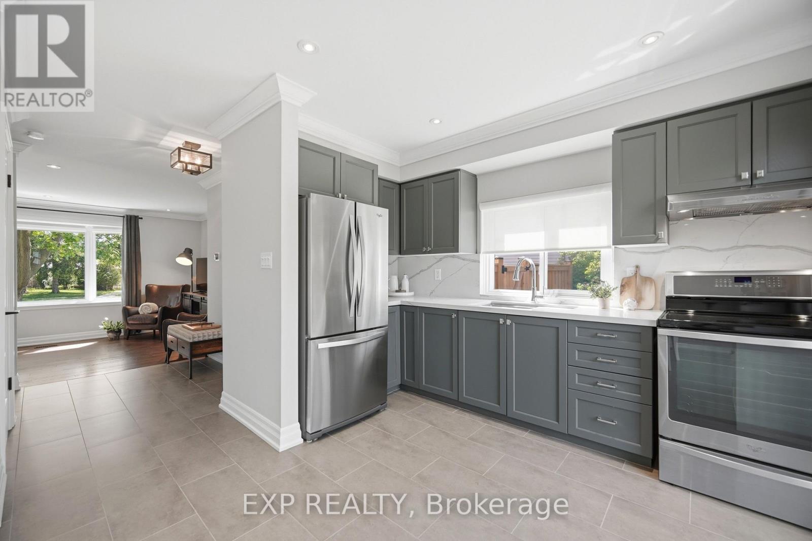 678 Green Meadow Crescent, Mississauga, Ontario  L5A 2V2 - Photo 9 - W13211502