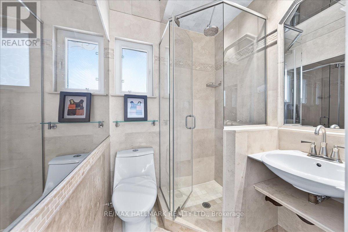 25 Fenley Drive, Toronto, Ontario  M9R 1M3 - Photo 12 - W13211522