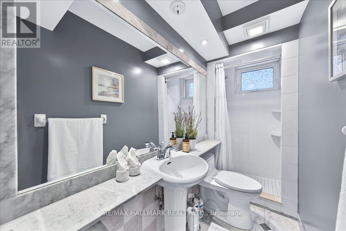 25 Fenley Drive, Toronto, Ontario  M9R 1M3 - Photo 18 - W13211522