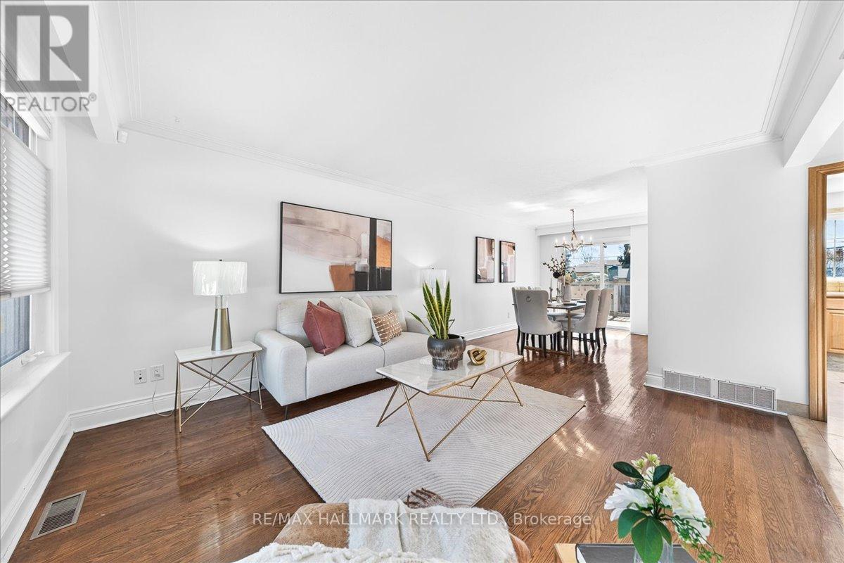 25 Fenley Drive, Toronto, Ontario  M9R 1M3 - Photo 3 - W13211522