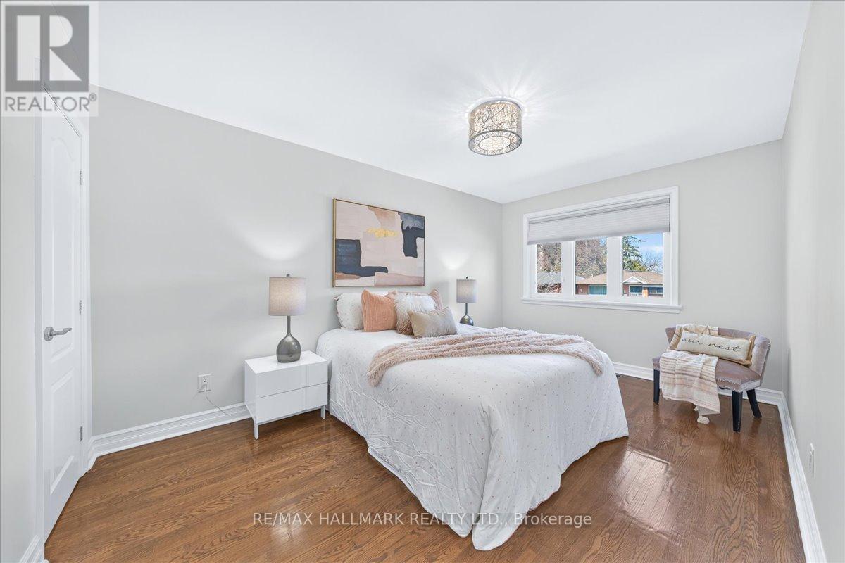 25 Fenley Drive, Toronto, Ontario  M9R 1M3 - Photo 9 - W13211522
