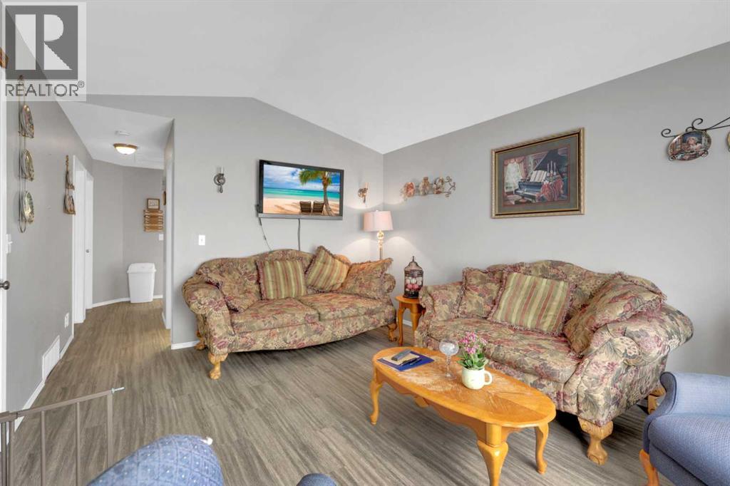 39 Old Boomer Road, Sylvan Lake, Alberta  T4S 1Z1 - Photo 4 - A2314007