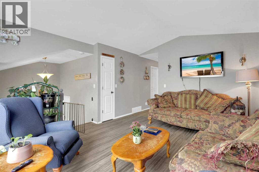 39 Old Boomer Road, Sylvan Lake, Alberta  T4S 1Z1 - Photo 5 - A2314007