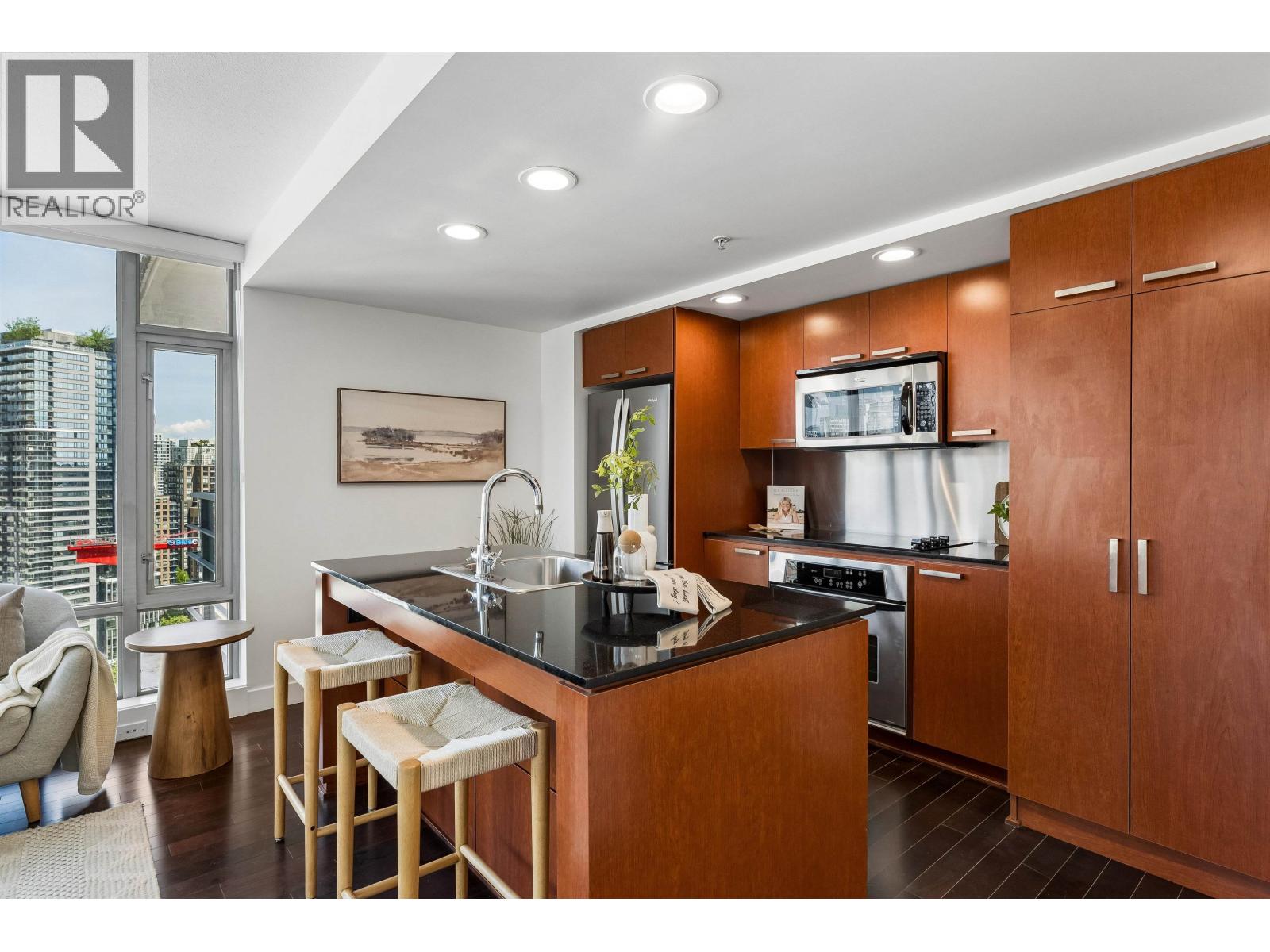 2305 1255 Seymour Street, Vancouver, British Columbia  V6B 0H1 - Photo 2 - R3129473