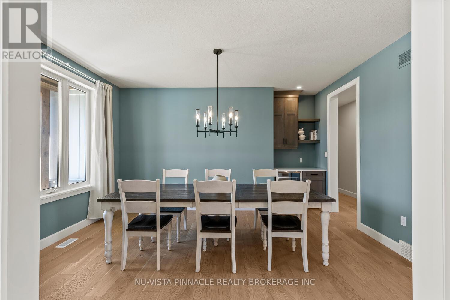 2138 Wallingford Avenue, London North, Ontario  N6G 0E6 - Photo 4 - X12922628