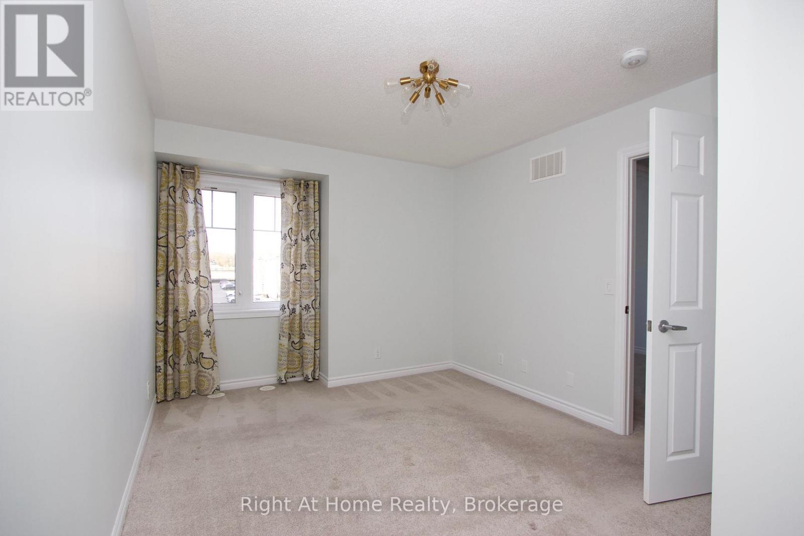 49 Far North Court, Oshawa, Ontario  L1L 0J5 - Photo 18 - E13211636