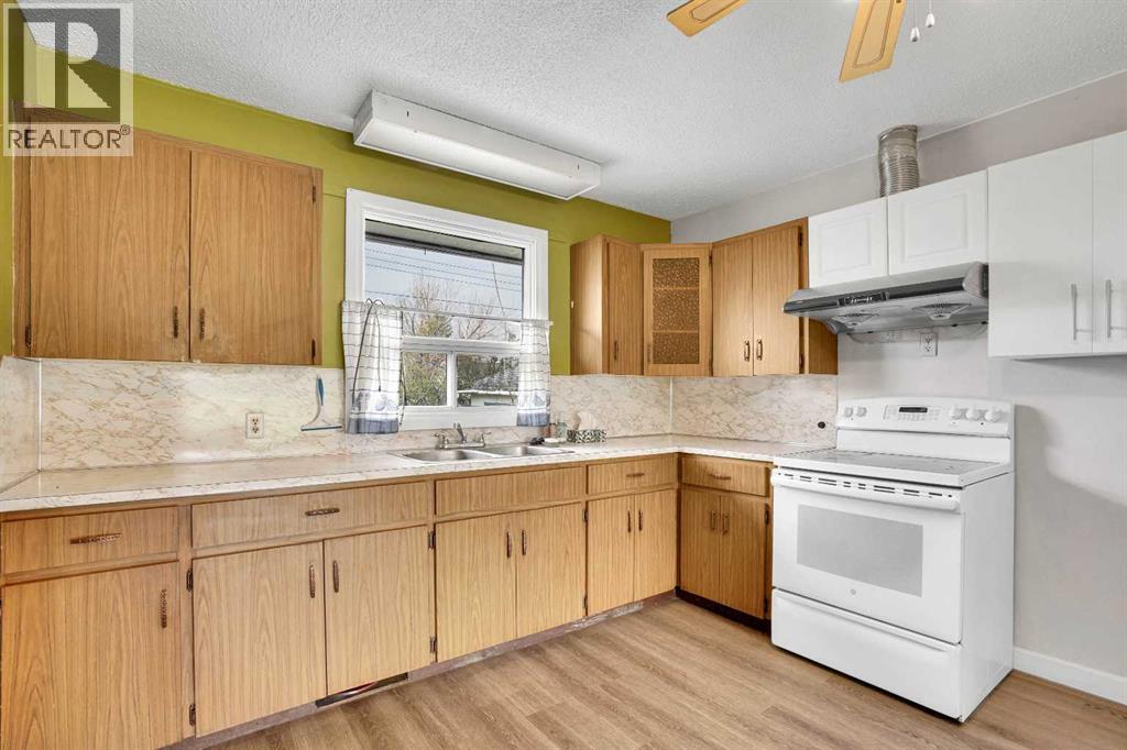 8316 43 Avenue Nw, Calgary, Alberta  T3B 1X9 - Photo 10 - A2308433