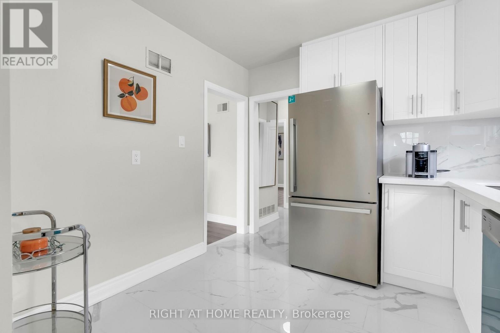 6 Vanbrugh Avenue, Toronto, Ontario  M1N 3S7 - Photo 17 - E13211644
