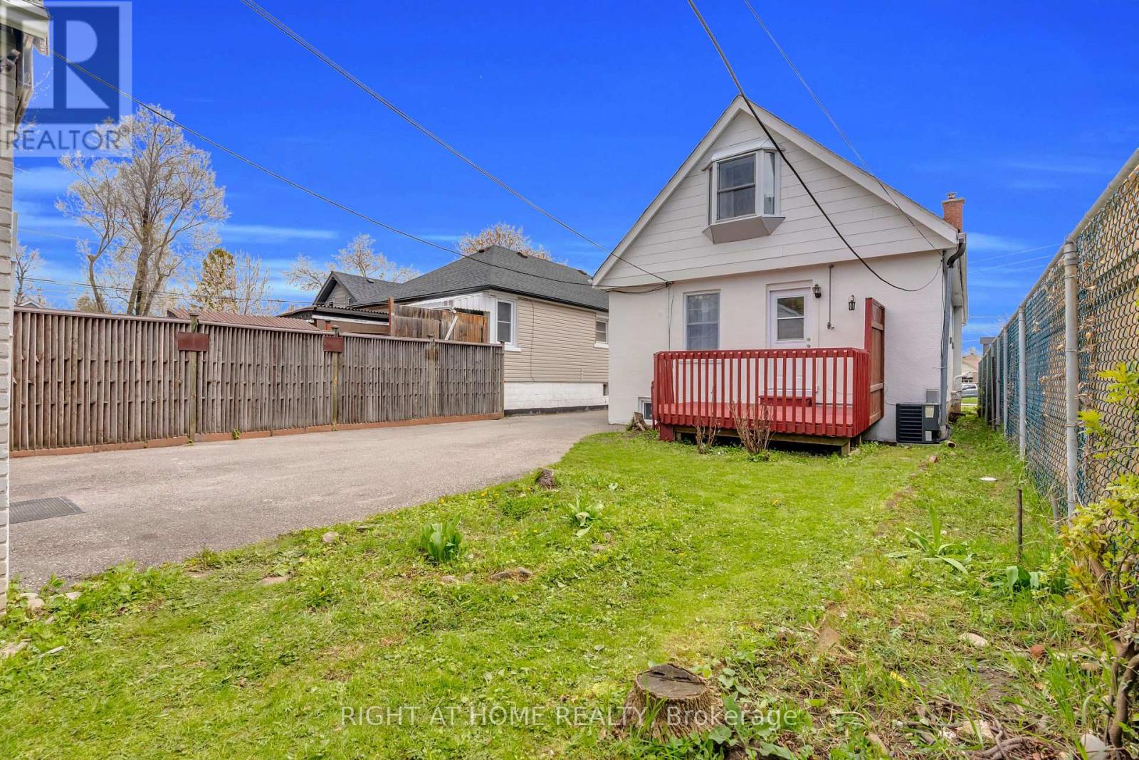 6 Vanbrugh Avenue, Toronto, Ontario  M1N 3S7 - Photo 2 - E13211644
