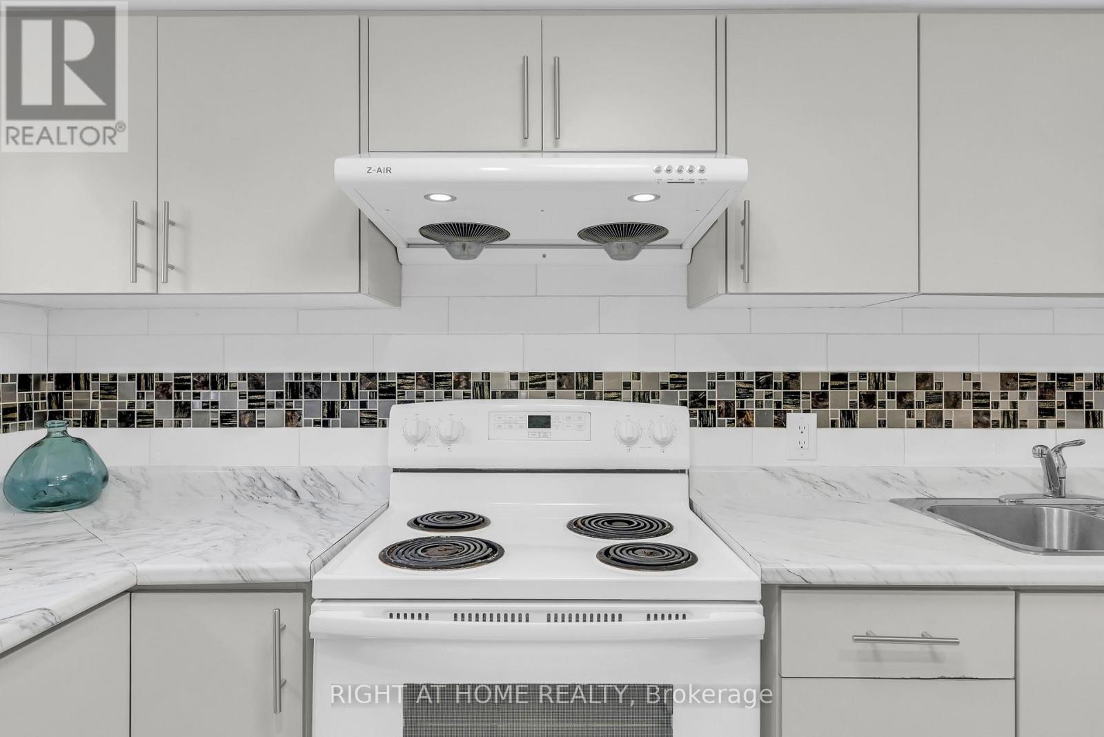 6 Vanbrugh Avenue, Toronto, Ontario  M1N 3S7 - Photo 29 - E13211644