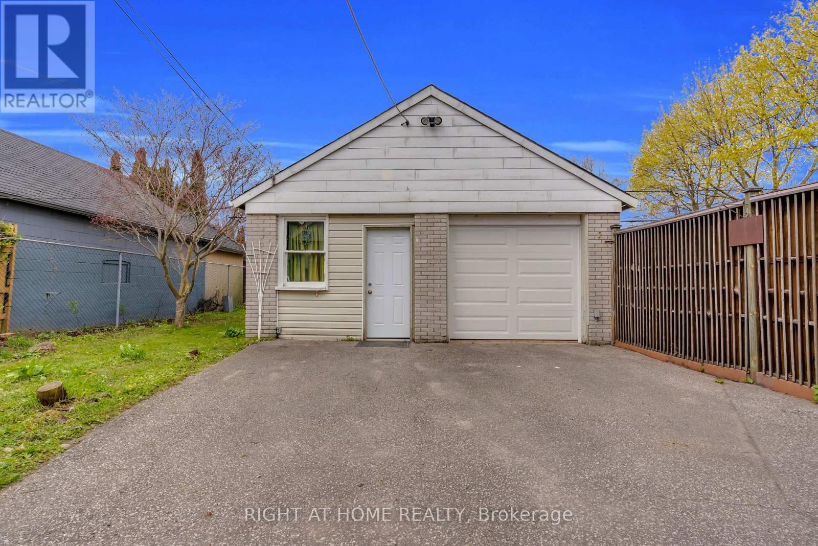 6 Vanbrugh Avenue, Toronto, Ontario  M1N 3S7 - Photo 38 - E13211644