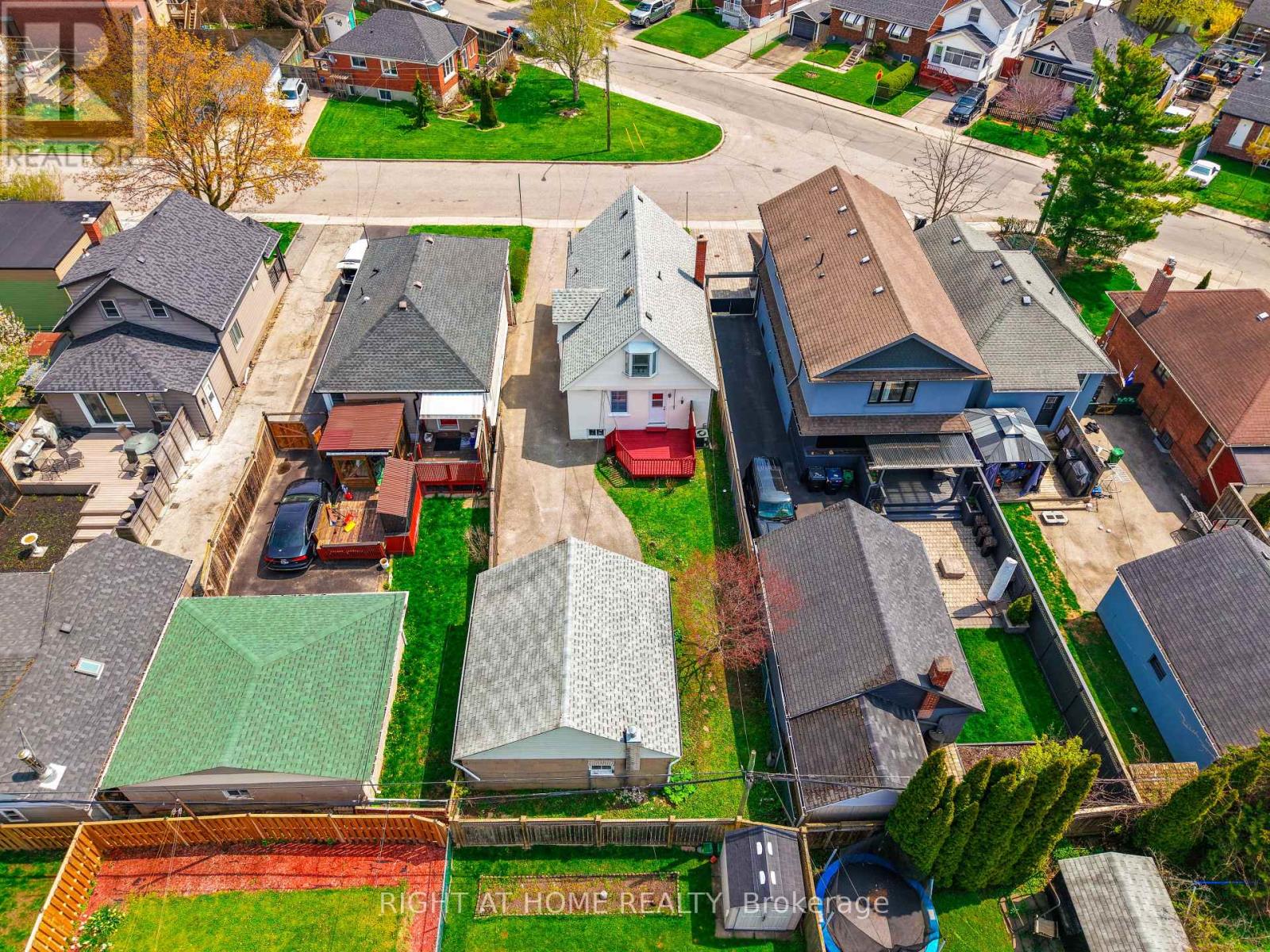 6 Vanbrugh Avenue, Toronto, Ontario  M1N 3S7 - Photo 39 - E13211644