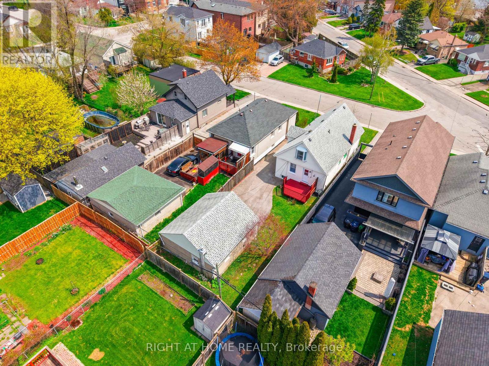6 Vanbrugh Avenue, Toronto, Ontario  M1N 3S7 - Photo 41 - E13211644