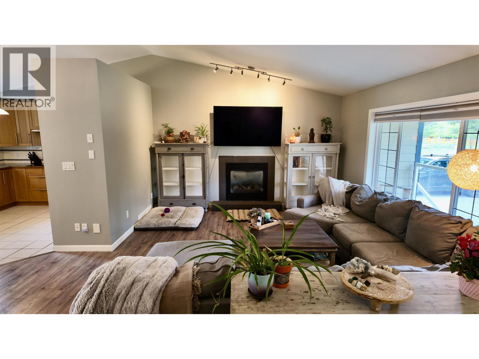 4838 Kitwanga Drive, 108 Mile Ranch, British Columbia  V0K 2Z0 - Photo 5 - R3129318