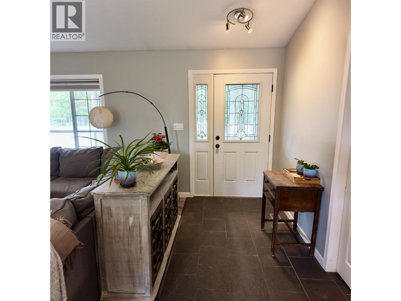 4838 Kitwanga Drive, 108 Mile Ranch, British Columbia  V0K 2Z0 - Photo 4 - R3129318