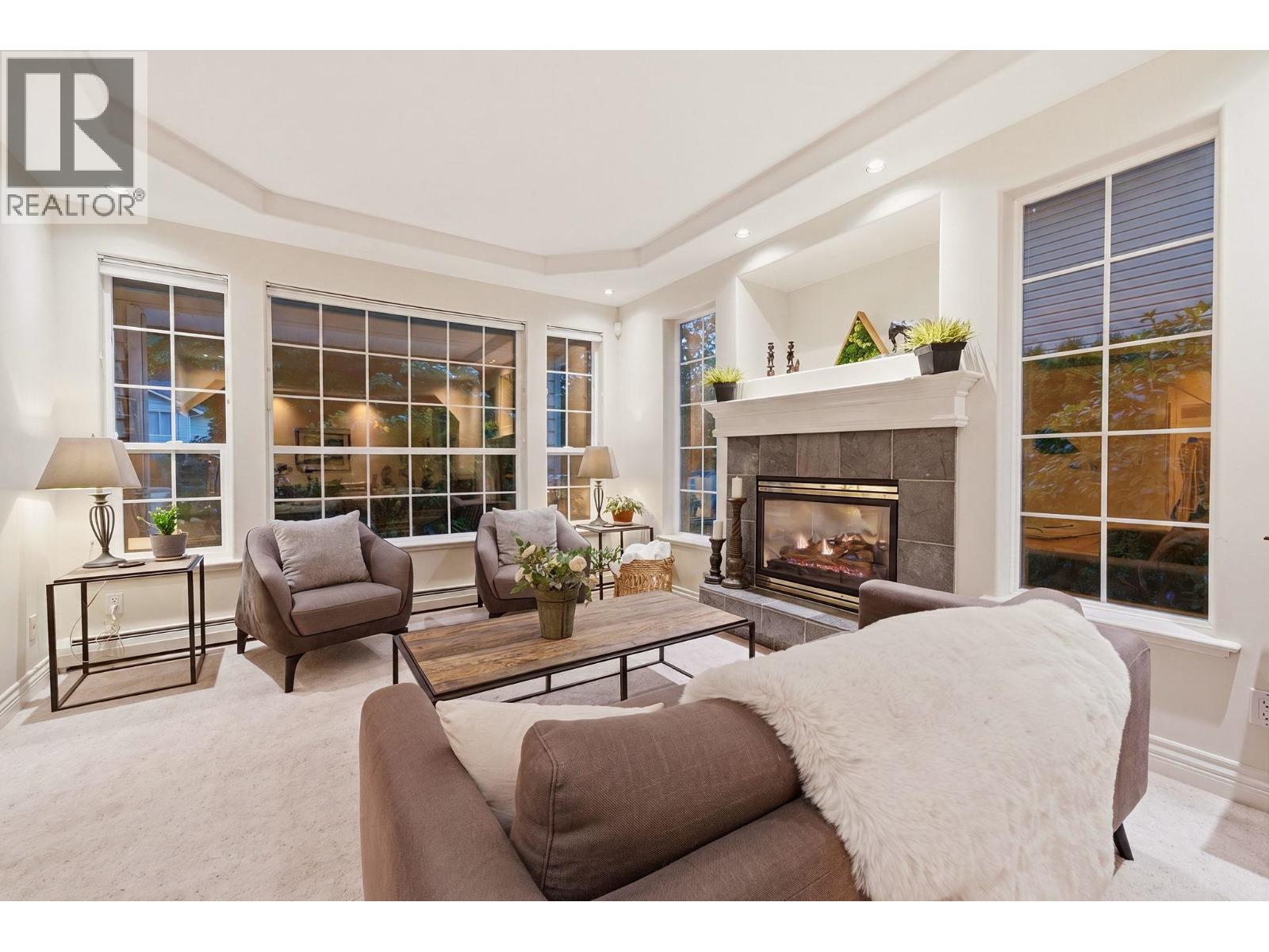 4383 Cove Cliff Road, North Vancouver, British Columbia  V7G 1Z3 - Photo 3 - R3129077