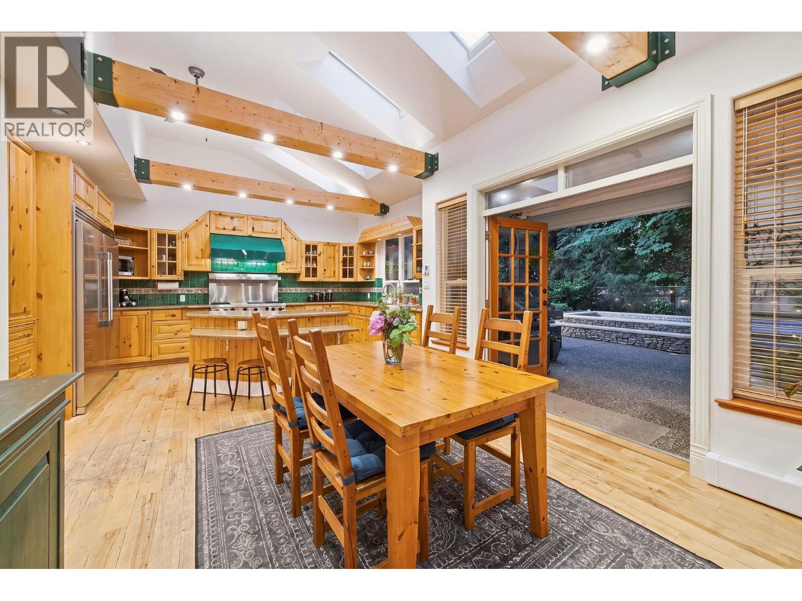 4383 Cove Cliff Road, North Vancouver, British Columbia  V7G 1Z3 - Photo 10 - R3129077