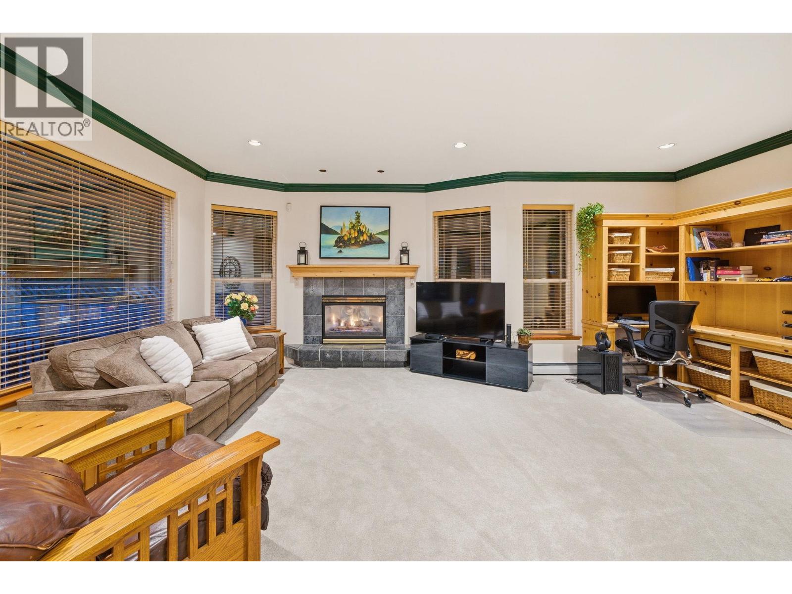 4383 Cove Cliff Road, North Vancouver, British Columbia  V7G 1Z3 - Photo 11 - R3129077