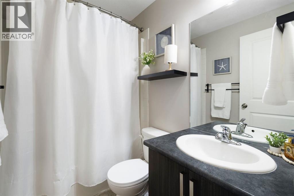 107, 117 Copperpond Common Se, Calgary, Alberta  T2Z 5E2 - Photo 5 - A2314769