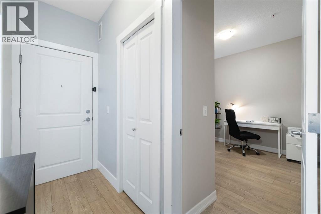 107, 117 Copperpond Common Se, Calgary, Alberta  T2Z 5E2 - Photo 7 - A2314769