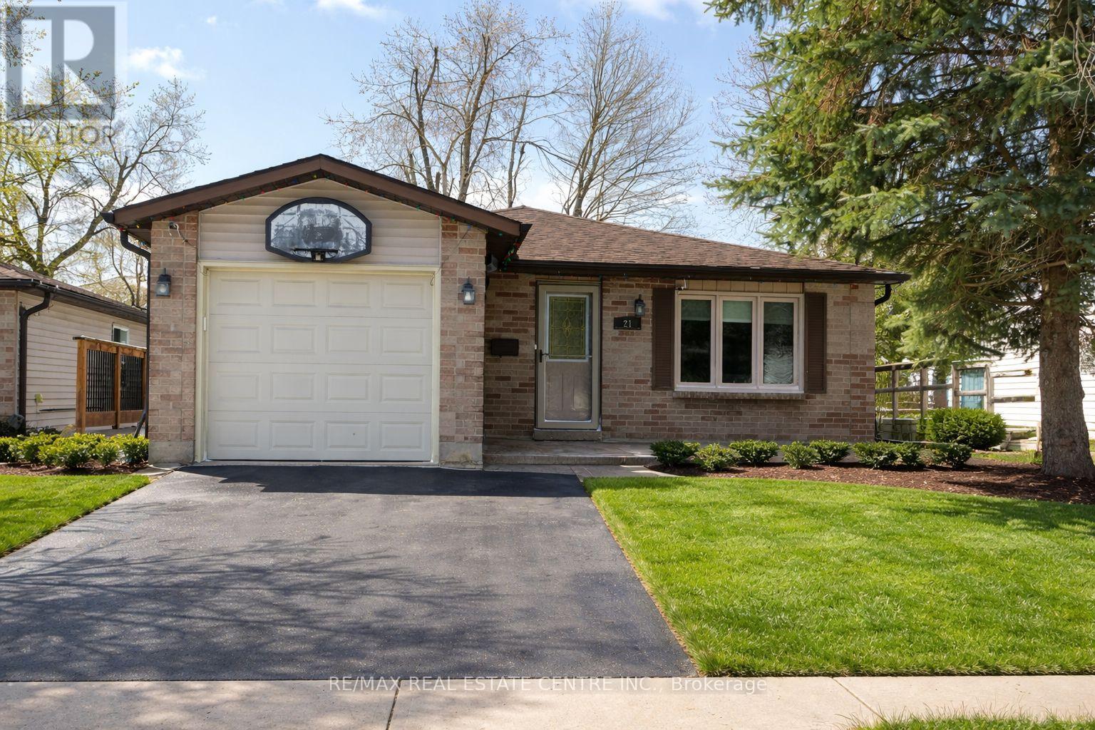 21 Maitland Drive, Barrie (Grove East), Ontario  L4M 5W1 - Photo 38 - S13211656