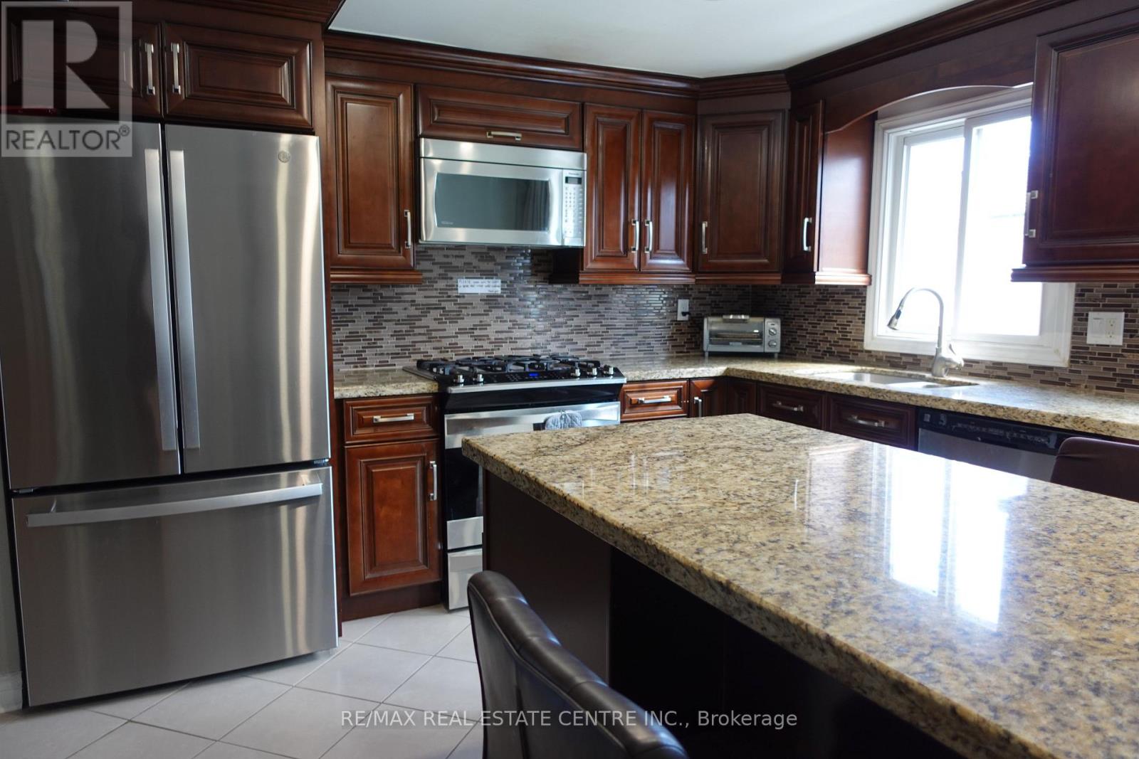 21 Maitland Drive, Barrie (Grove East), Ontario  L4M 5W1 - Photo 9 - S13211656