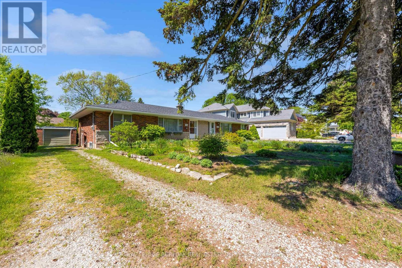 234-236 Pine Cove Road, Burlington, Ontario  L7N 1W2 - Photo 3 - W13211592