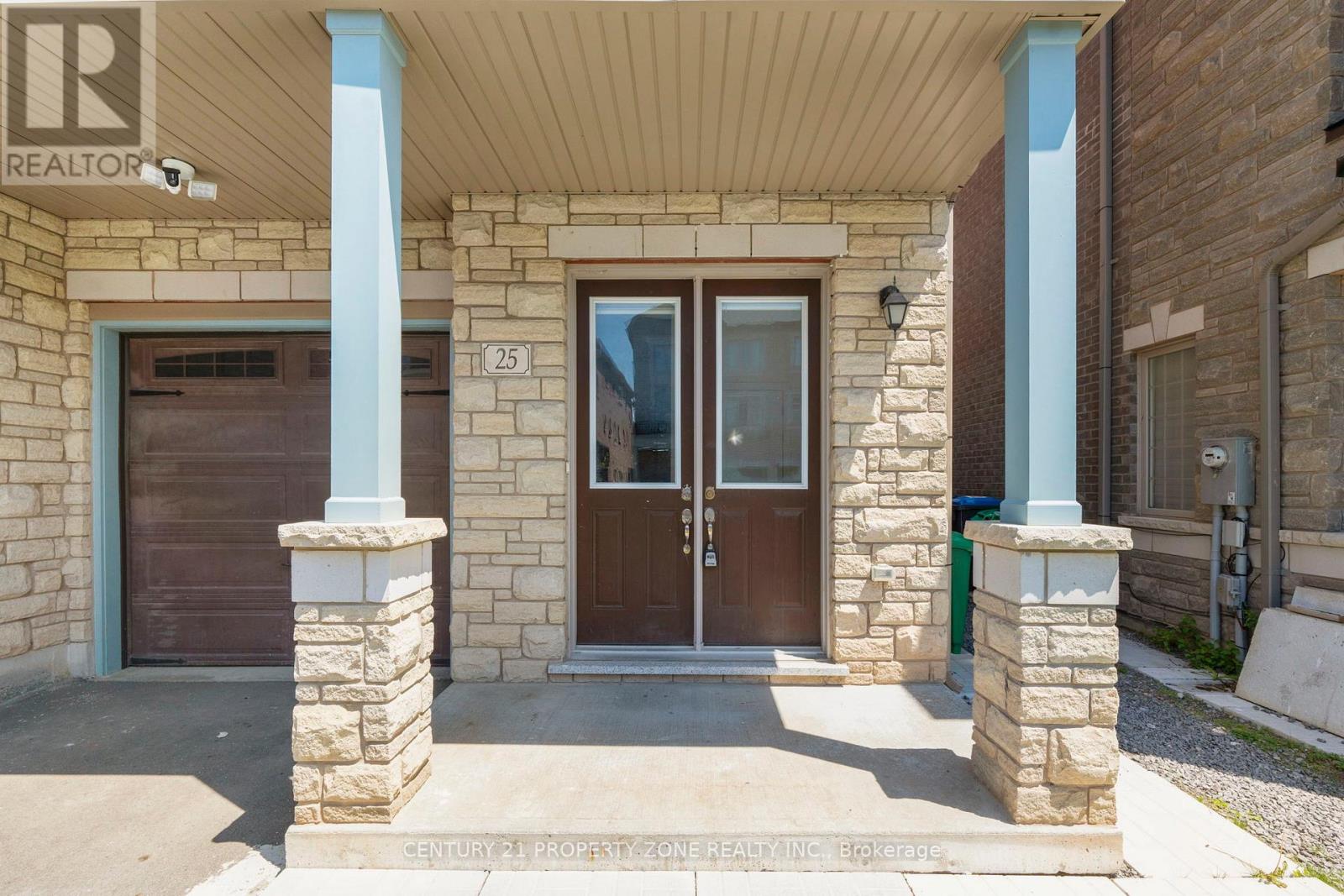 25 Hashmi Place, Brampton, Ontario  L6Y 0H8 - Photo 3 - W13211606