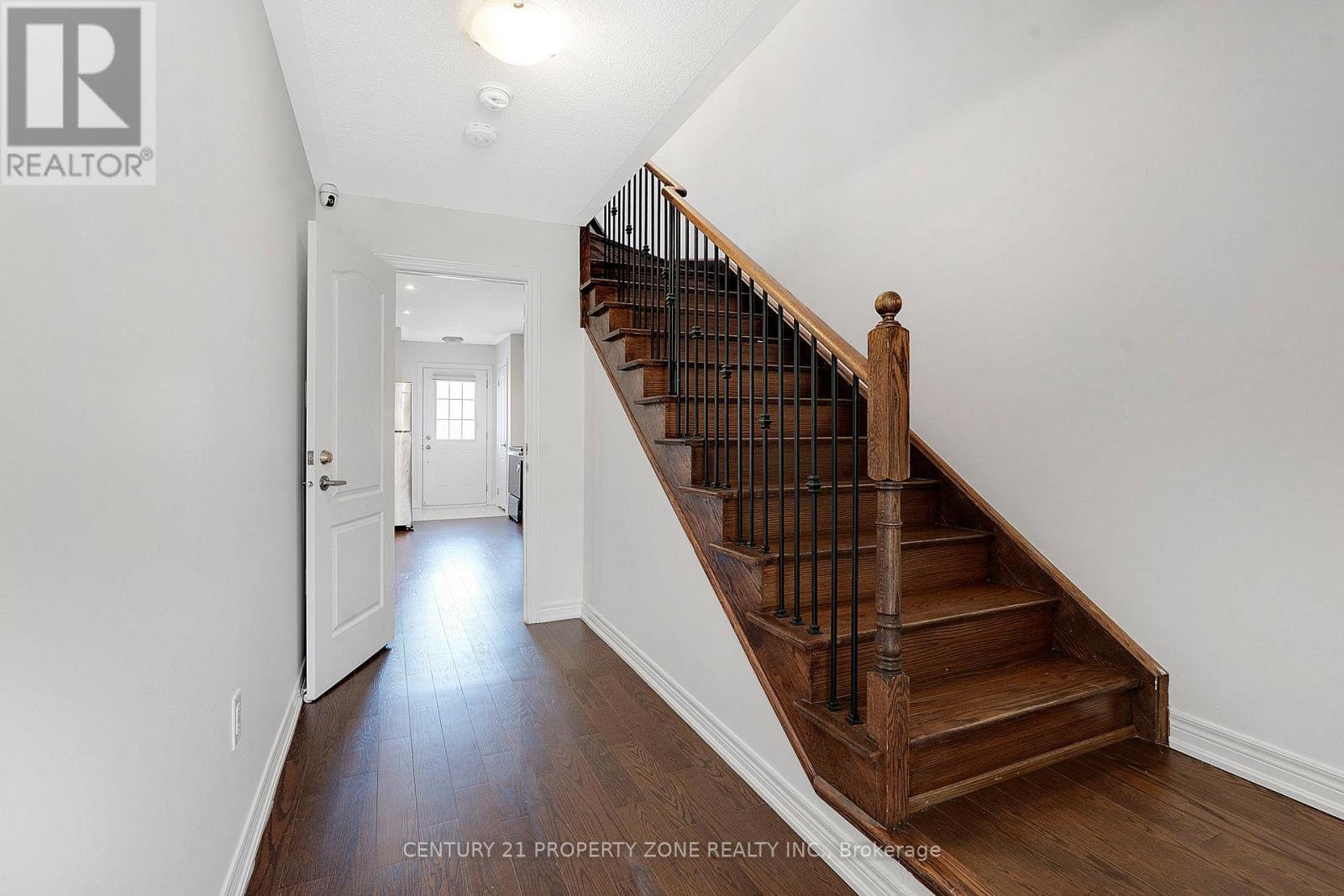 25 Hashmi Place, Brampton, Ontario  L6Y 0H8 - Photo 5 - W13211606
