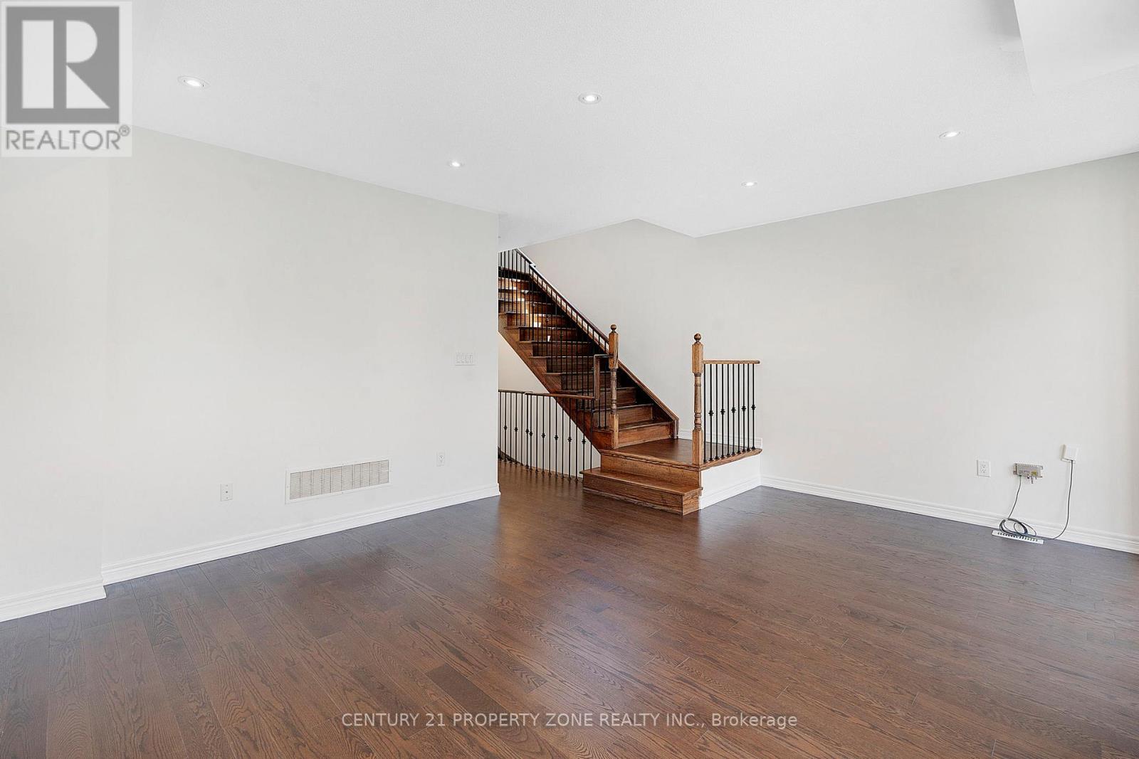 25 Hashmi Place, Brampton, Ontario  L6Y 0H8 - Photo 7 - W13211606