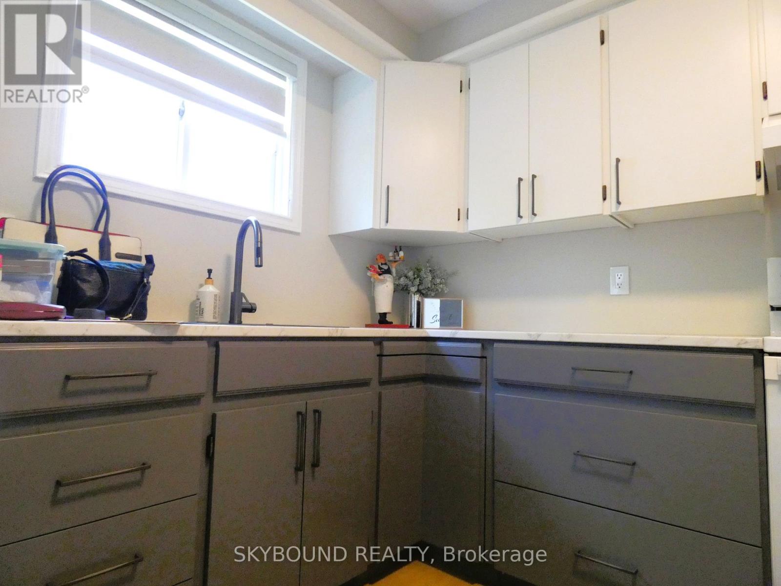 2 - 98 Barton Street, Milton, Ontario  L9T 1C9 - Photo 5 - W13211626